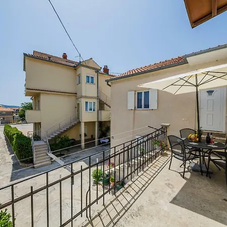 Apartments Sea Star Kastela Exterior photo